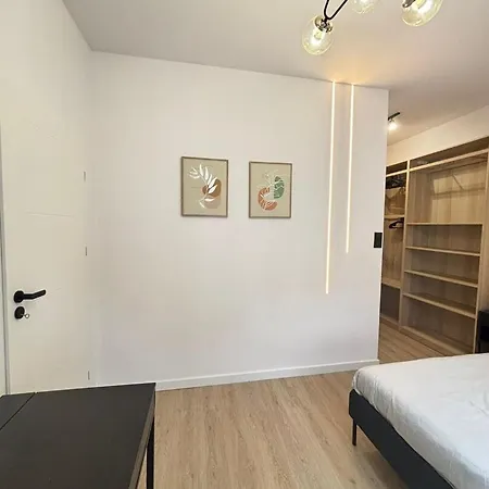 Apartment Styczynskiego 2 *